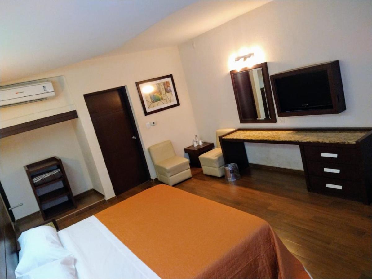 Hotel Oasis Heroica Caborca Extérieur photo