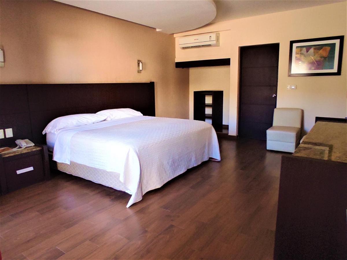 Hotel Oasis Heroica Caborca Extérieur photo