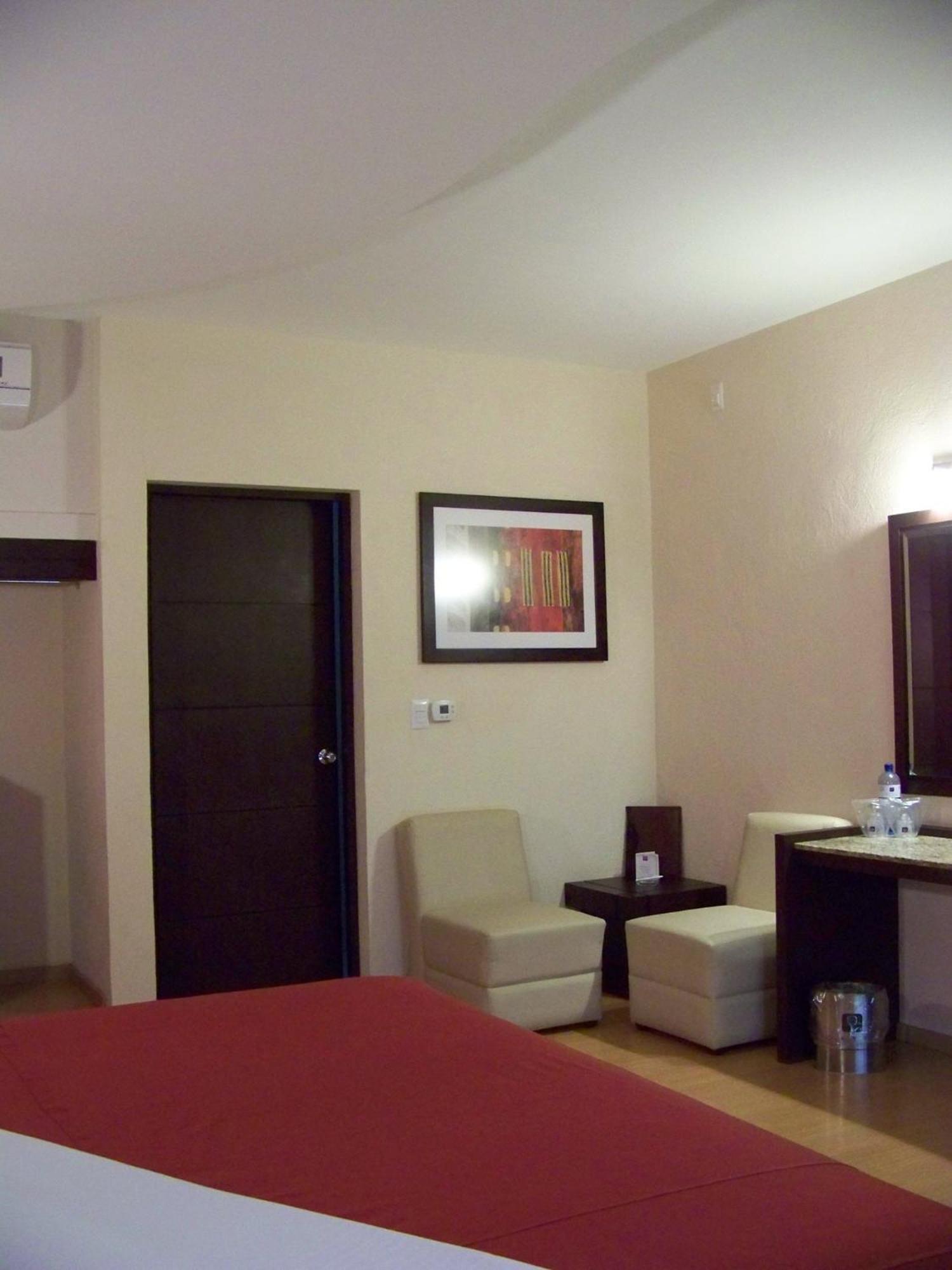 Hotel Oasis Heroica Caborca Extérieur photo